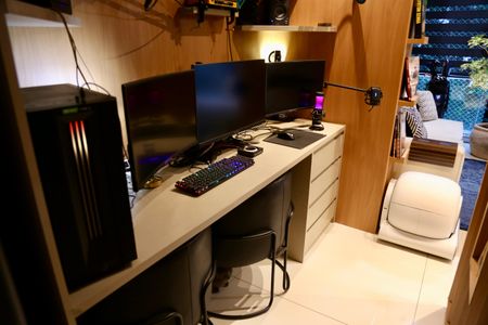 Apartamento à venda com 97m², 2 quartos e 2 vagas Apartamento à venda com 97m², 2 quartos e 2 vagasEscritório