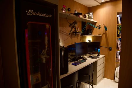 Apartamento à venda com 97m², 2 quartos e 2 vagas Apartamento à venda com 97m², 2 quartos e 2 vagasEscritório