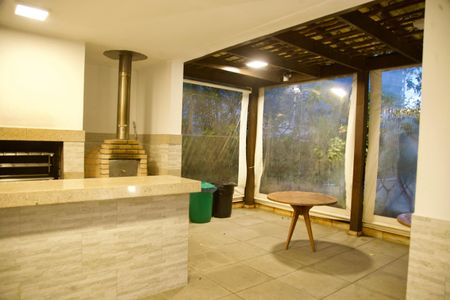 Apartamento à venda com 97m², 2 quartos e 2 vagasÁrea comum - Churrasqueira