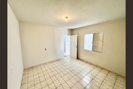 Casa para alugar com 50m², 1 quarto e 1 vaga Casa para alugar com 50m², 1 quarto e 1 vagaSala/Quarto