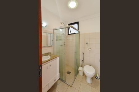 Banheiro de kitnet/studio para alugar com 1 quarto, 35m² em Centro, Belo Horizonte