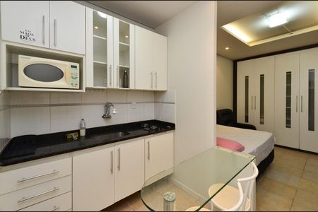 Cozinha de kitnet/studio para alugar com 1 quarto, 35m² em Centro, Belo Horizonte