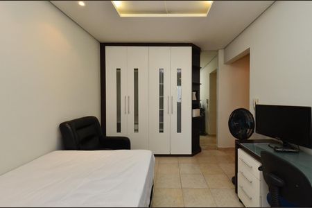 Quarto  de kitnet/studio para alugar com 1 quarto, 35m² em Centro, Belo Horizonte