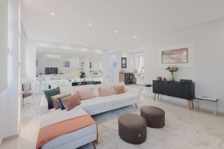 Apartamento à venda com 120m², 2 quartos e sem vaga Apartamento à venda com 120m², 2 quartos e sem vagaSala