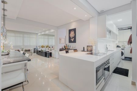 Apartamento à venda com 120m², 2 quartos e sem vaga Apartamento à venda com 120m², 2 quartos e sem vagaCozinha