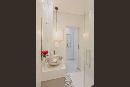 Apartamento à venda com 120m², 2 quartos e sem vaga Apartamento à venda com 120m², 2 quartos e sem vagaBanheiro