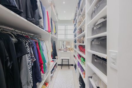 Apartamento à venda com 120m², 2 quartos e sem vaga Apartamento à venda com 120m², 2 quartos e sem vagaCloset da suíte