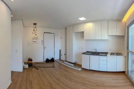 Sala/Cozinha de apartamento à venda com 2 quartos, 40m² em Cidade Jardim, São Paulo
