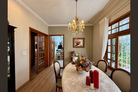 Casa à venda com 220m², 3 quartos e 4 vagasSala 
