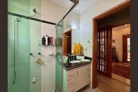 Casa à venda com 220m², 3 quartos e 4 vagasBanheiro Social 