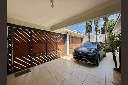 Casa à venda com 220m², 3 quartos e 4 vagasGaragem 
