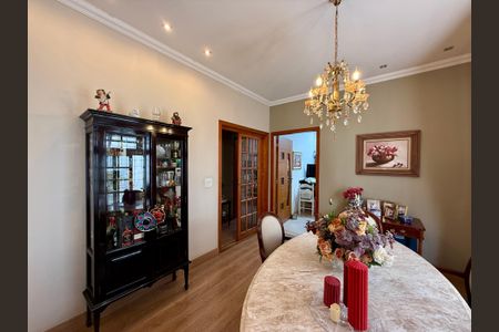 Casa à venda com 220m², 3 quartos e 4 vagasSala 