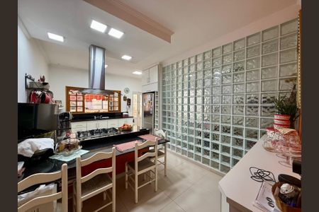 Casa à venda com 220m², 3 quartos e 4 vagasCozinha 