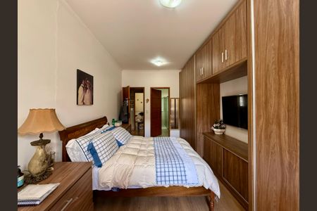 Casa à venda com 220m², 3 quartos e 4 vagasSuíte
