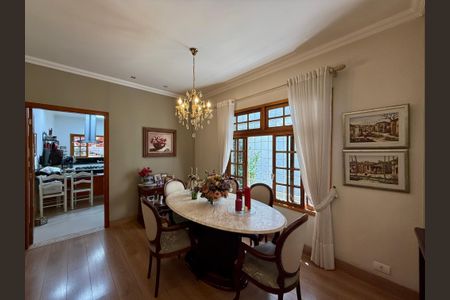Casa à venda com 220m², 3 quartos e 4 vagasSala 