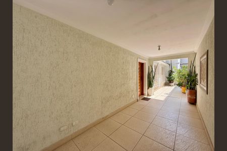 Casa à venda com 220m², 3 quartos e 4 vagasEntrada da casa