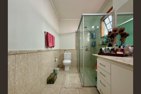Casa à venda com 220m², 3 quartos e 4 vagasBanheiro Suíte