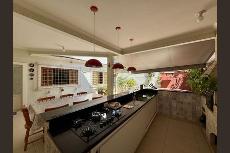 Casa à venda com 220m², 3 quartos e 4 vagasEspaço Gourmet 