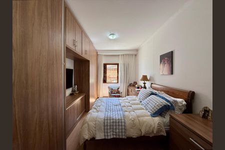 Casa à venda com 220m², 3 quartos e 4 vagasSuíte 