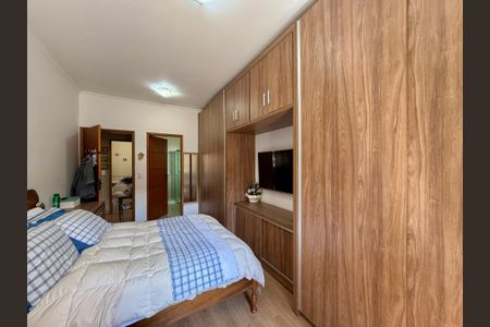 Casa à venda com 220m², 3 quartos e 4 vagasSuíte