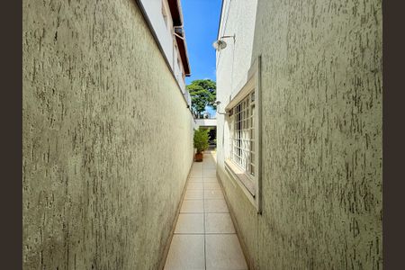 Casa à venda com 220m², 3 quartos e 4 vagasQuintal Lateral 