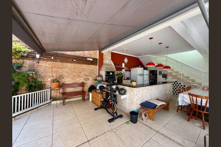 Casa à venda com 220m², 3 quartos e 4 vagasEspaço Gourmet 