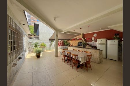 Casa à venda com 220m², 3 quartos e 4 vagasEspaço Gourmet 
