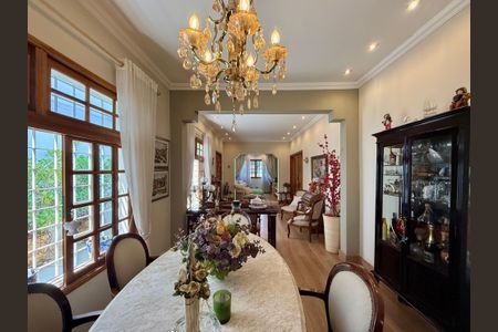 Casa à venda com 220m², 3 quartos e 4 vagasSala 