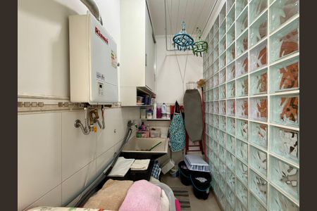 Casa à venda com 220m², 3 quartos e 4 vagasÁrea de Serviço