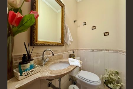 Casa à venda com 220m², 3 quartos e 4 vagasLavabo
