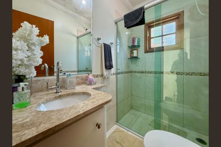 Casa à venda com 220m², 3 quartos e 4 vagasBanheiro Quarto de Hóspedes 