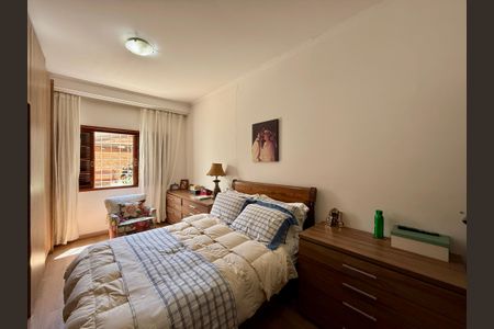Casa à venda com 220m², 3 quartos e 4 vagasSuíte