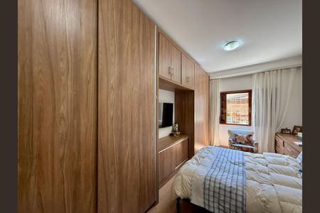 Casa à venda com 220m², 3 quartos e 4 vagasSuíte