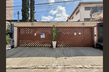 Casa à venda com 220m², 3 quartos e 4 vagasFachada 