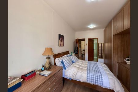 Casa à venda com 220m², 3 quartos e 4 vagasSuíte