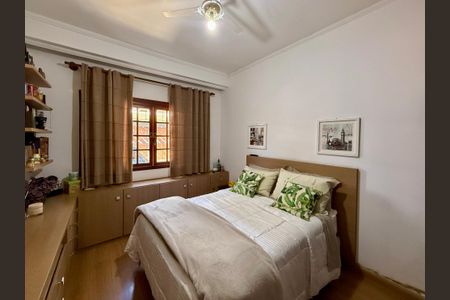 Casa à venda com 220m², 3 quartos e 4 vagasQuarto 2