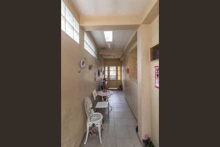 Casa à venda com 300m², 2 quartos e 2 vagasCorredor