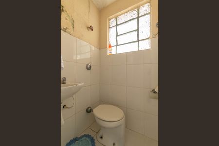 Casa à venda com 300m², 2 quartos e 2 vagasBanheiro de Serviço