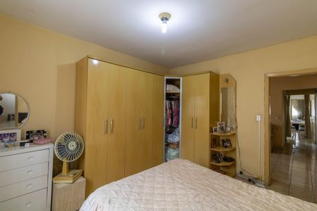 Casa à venda com 300m², 2 quartos e 2 vagasSuíte