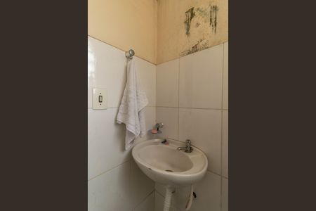 Casa à venda com 300m², 2 quartos e 2 vagasBanheiro de Serviço