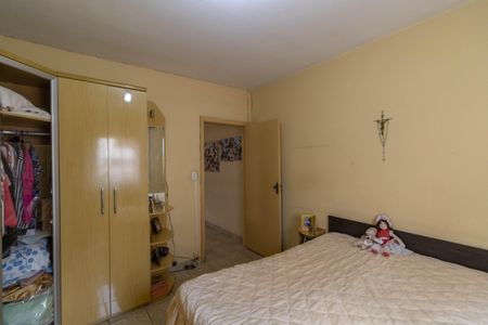 Casa à venda com 300m², 2 quartos e 2 vagasSuíte