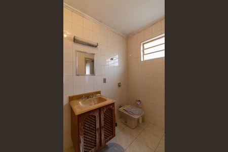 Casa à venda com 300m², 2 quartos e 2 vagasBanheiro Suíte