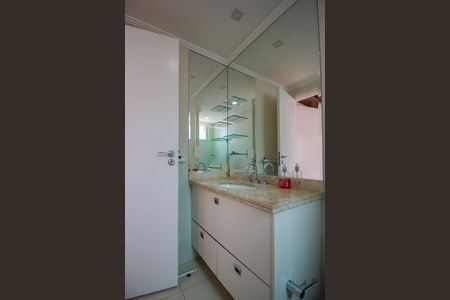 Apartamento para alugar com 169m², 3 quartos e 3 vagasBanheiro da Suíte 3