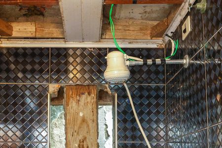 Banheiro de casa à venda com 2 quartos, 62m² em Parque Regina, São Paulo