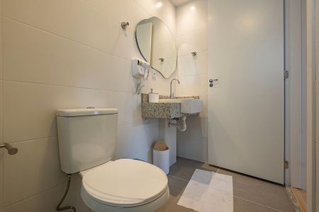 Banheiro de kitnet/studio à venda com 1 quarto, 25m² em Jardins, São Paulo