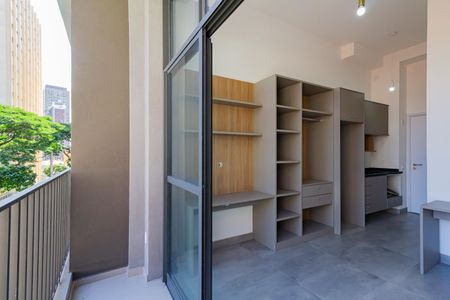 Varanda de kitnet/studio à venda com 1 quarto, 23m² em Santo Amaro, São Paulo