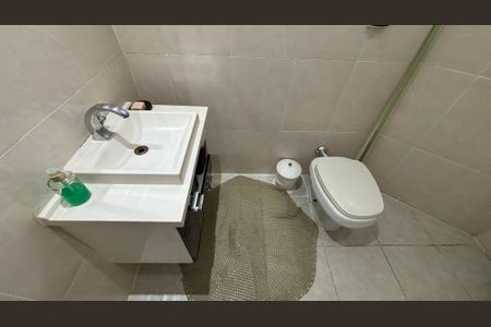 Casa à venda com 148m², 2 quartos e 6 vagasBanheiro