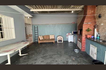 Casa à venda com 148m², 2 quartos e 6 vagasQuintal
