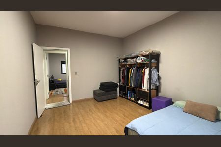 Casa à venda com 100m², 2 quartos e 1 vagaQuarto