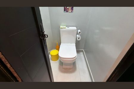 Casa à venda com 100m², 2 quartos e 1 vagaLavabo